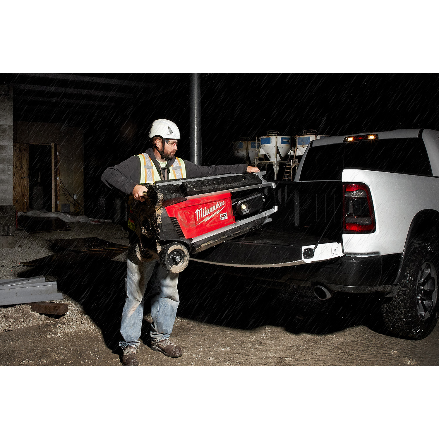 Milwaukee MX FUEL ROCKET Tower Light/Charger - Image 7